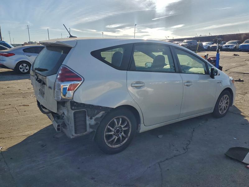 Фото 3 - TOYOTA PRIUS