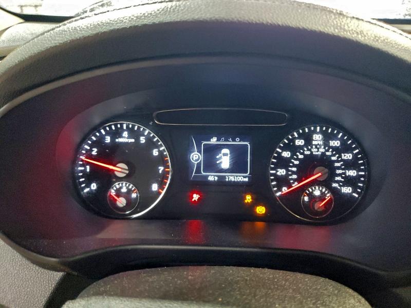 Фото 9 - KIA SORENTO