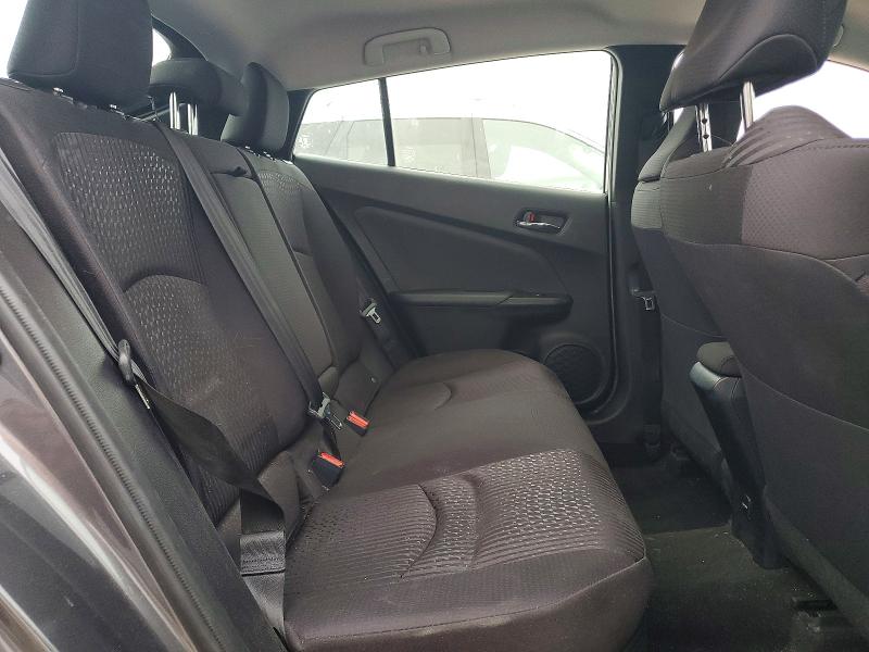 Фото 10 - TOYOTA PRIUS