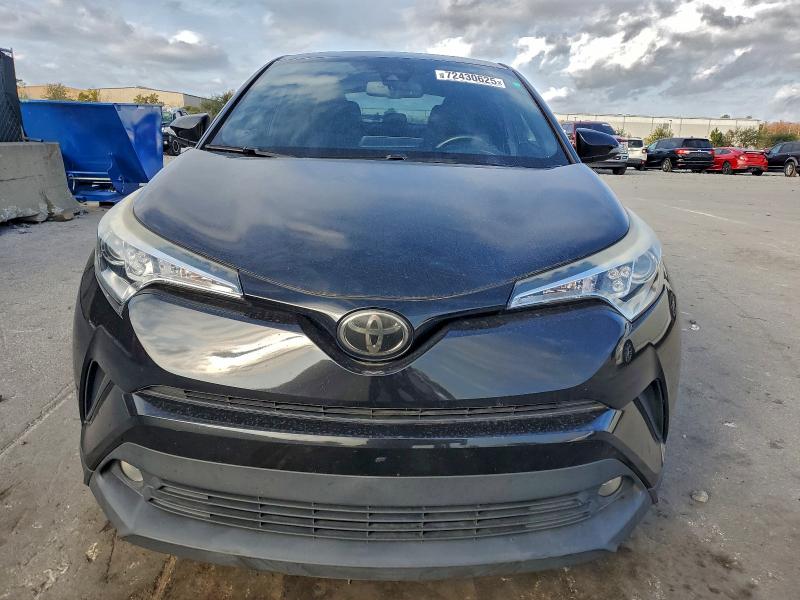 Фото 5 - TOYOTA C-HR