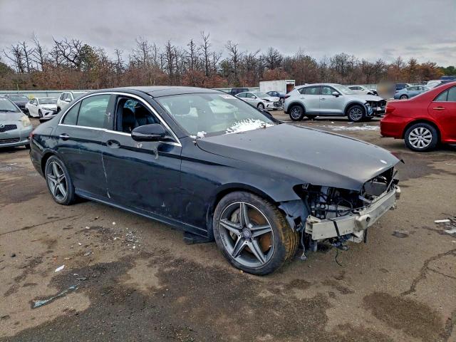 Фото 4 - MERCEDES-BENZ E-CLASS
