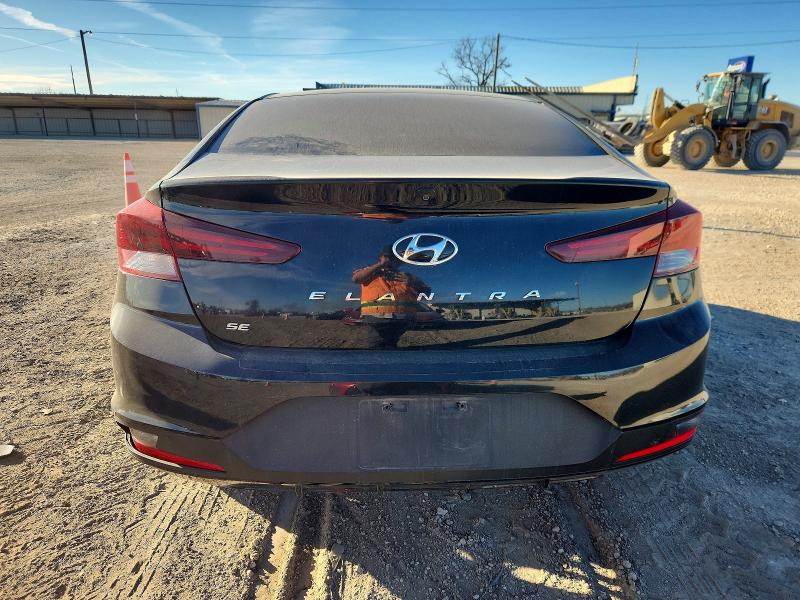 Фото 6 - HYUNDAI ELANTRA