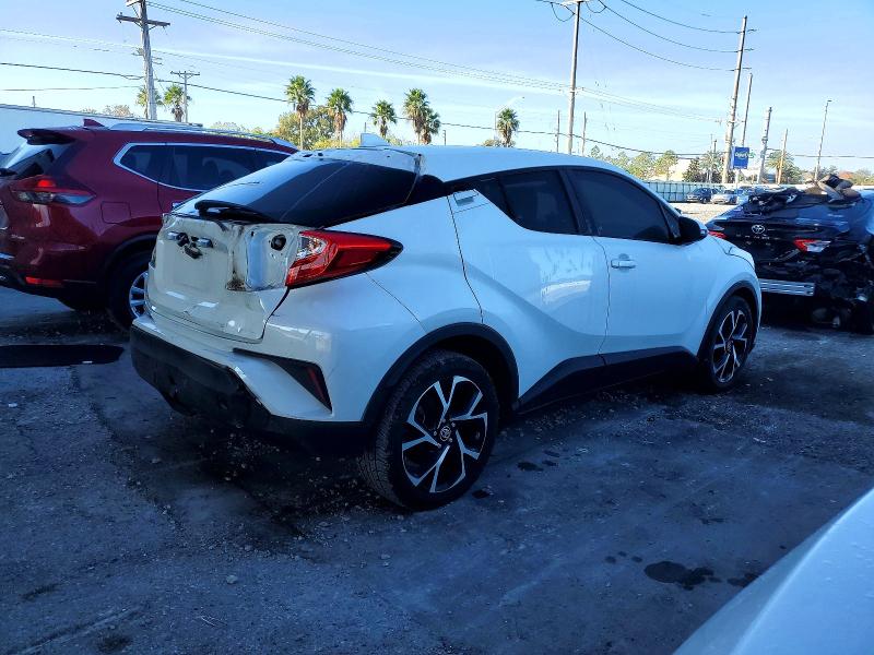 Фото 3 - TOYOTA C-HR
