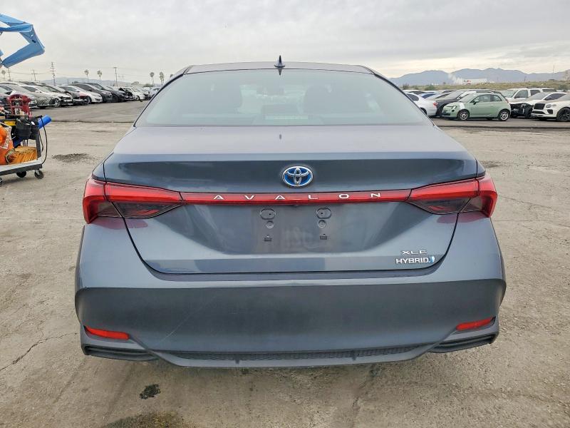 Фото 6 - TOYOTA AVALON