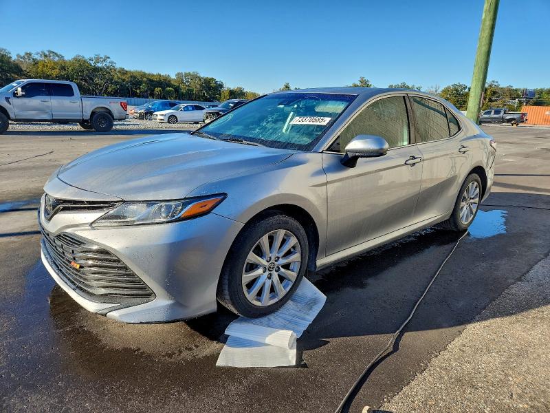 Фото 1 - TOYOTA CAMRY