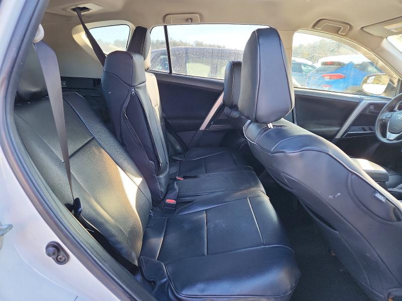 Фото 11 - TOYOTA RAV4