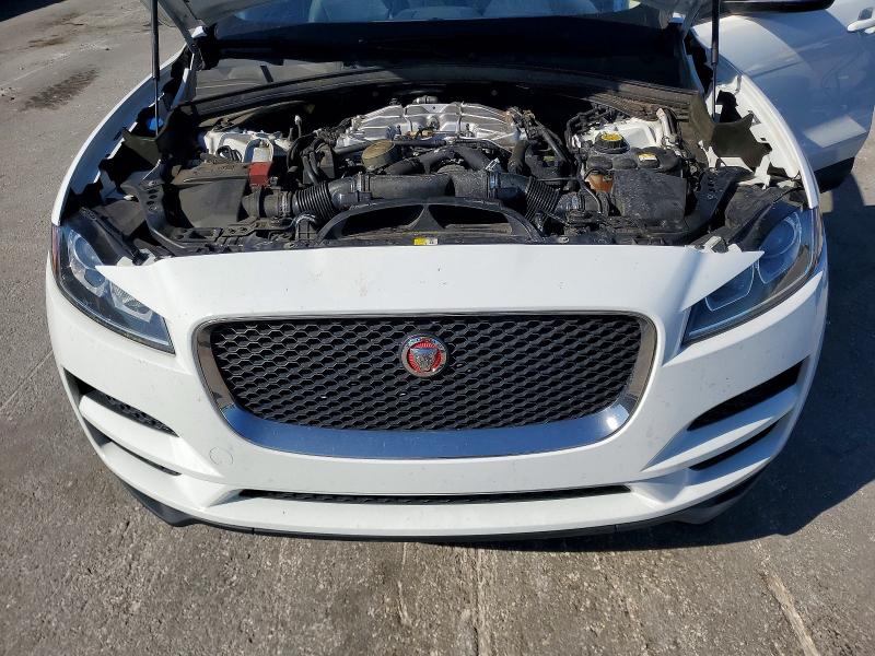 Фото 12 - JAGUAR F-PACE