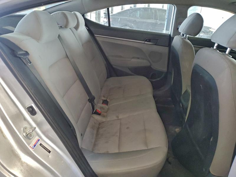 Фото 10 - HYUNDAI ELANTRA