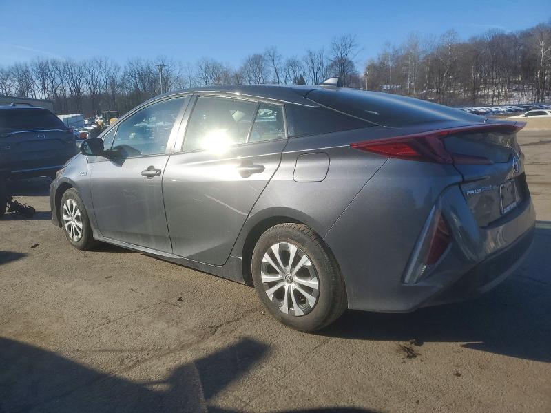 Фото 2 - TOYOTA PRIUS