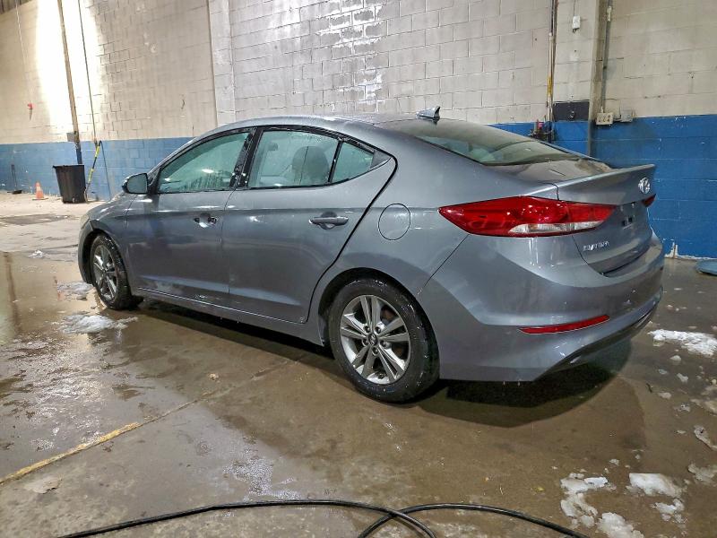 Фото 2 - HYUNDAI ELANTRA
