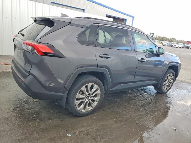 Фото 3 - TOYOTA RAV4