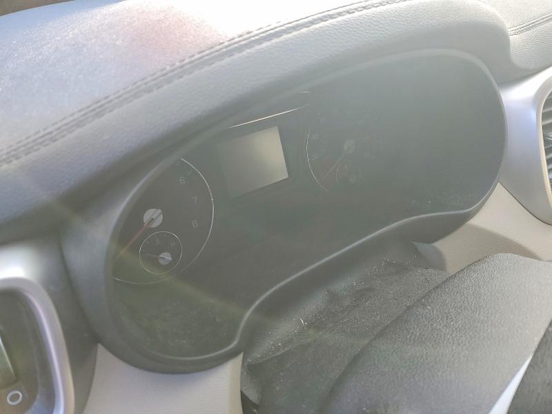 Фото 9 - KIA SORENTO