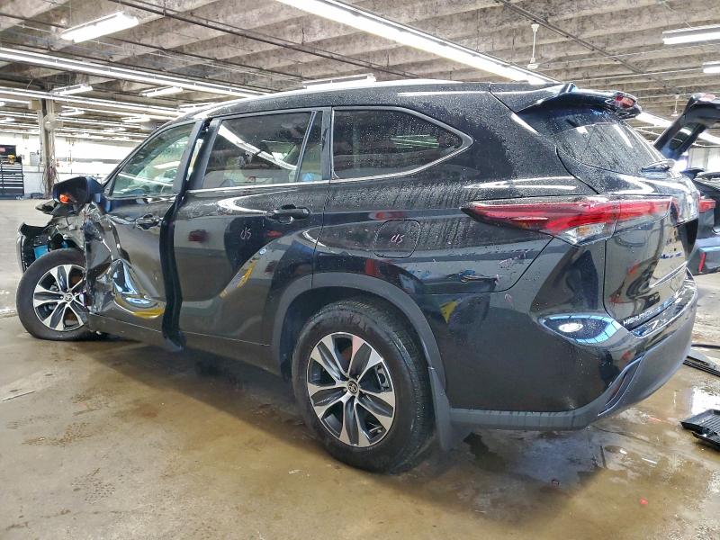 Фото 2 - TOYOTA HIGHLANDER