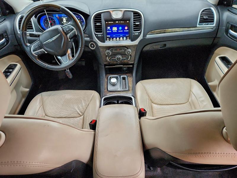 Фото 8 - CHRYSLER 300