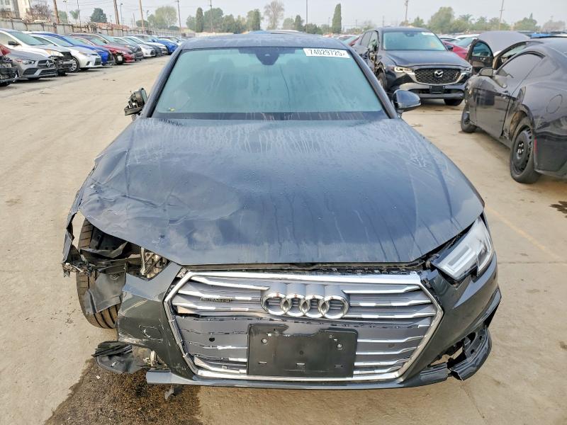 Фото 5 - AUDI A4