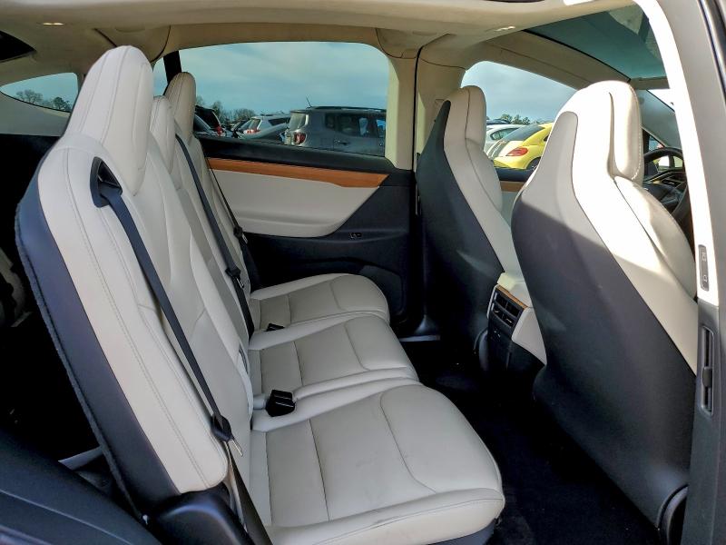 Фото 11 - TESLA MODEL X