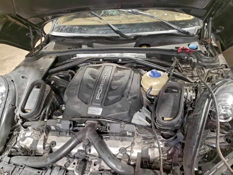 Фото 12 - PORSCHE MACAN