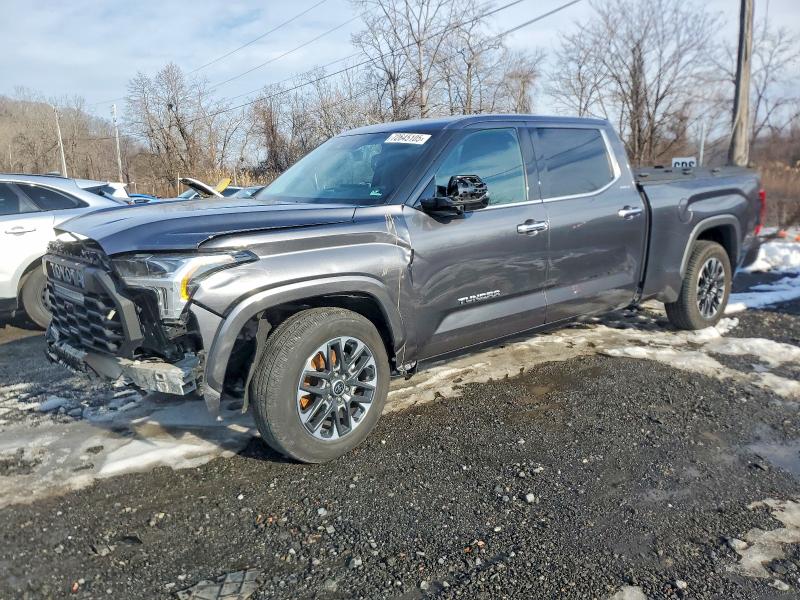 Фото 1 - TOYOTA TUNDRA