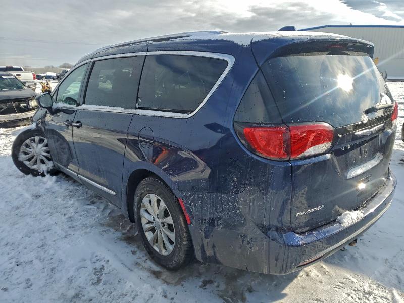 Фото 2 - CHRYSLER PACIFICA