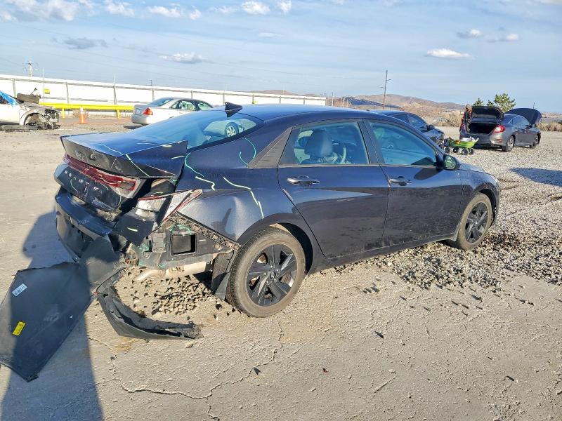 Фото 3 - HYUNDAI ELANTRA