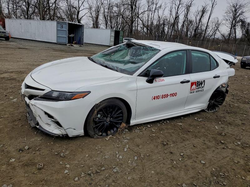 Фото 1 - TOYOTA CAMRY