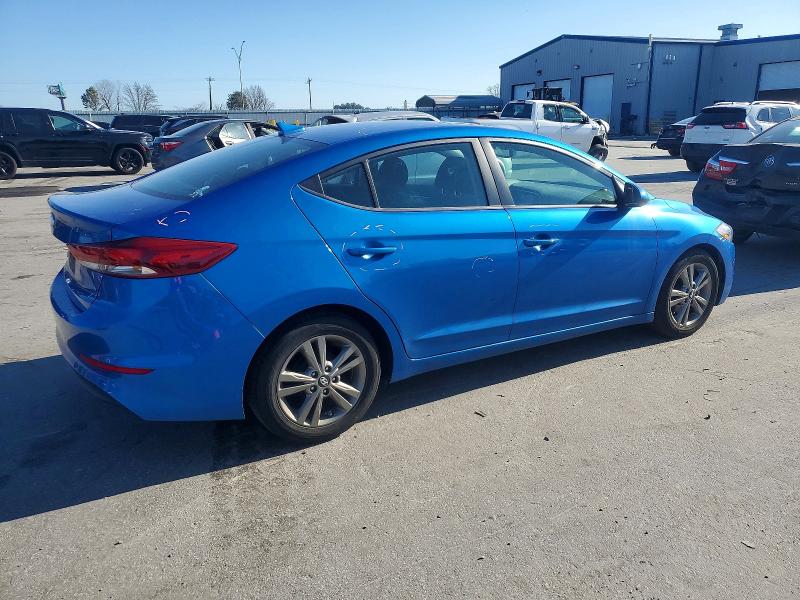 Фото 3 - HYUNDAI ELANTRA