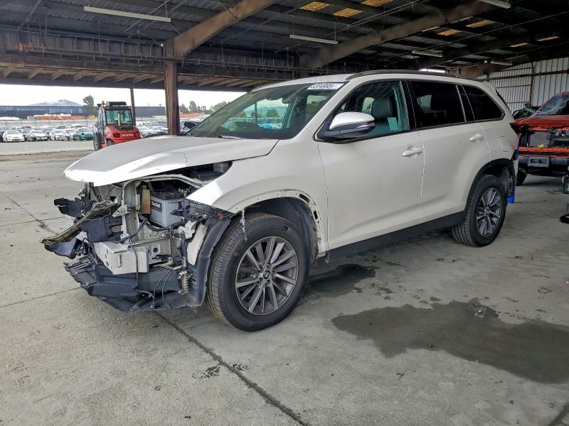Фото 1 - TOYOTA HIGHLANDER