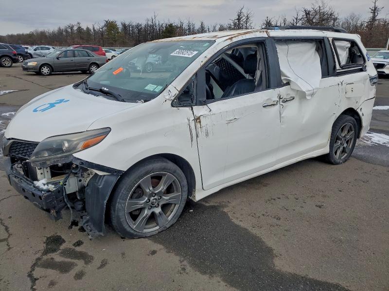 Фото 1 - TOYOTA SIENNA