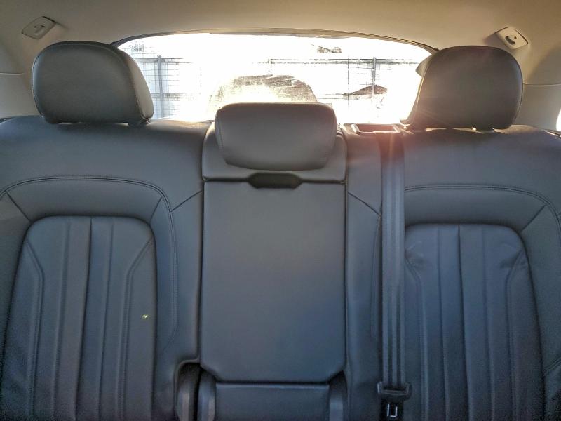 Фото 10 - AUDI Q5