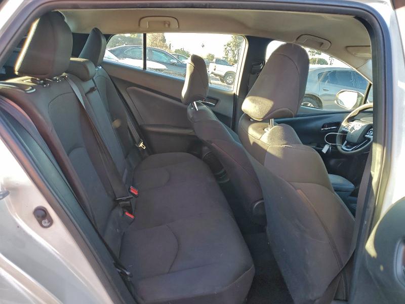 Фото 10 - TOYOTA PRIUS