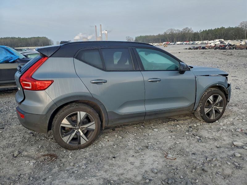 Фото 3 - VOLVO XC40