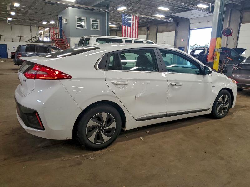 Фото 3 - HYUNDAI IONIQ