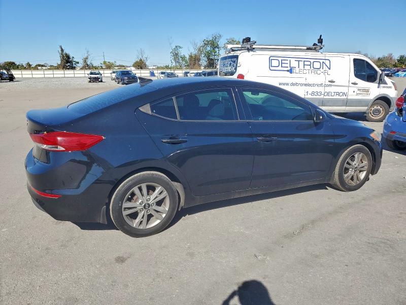 Фото 3 - HYUNDAI ELANTRA