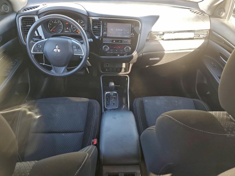 Фото 8 - MITSUBISHI OUTLANDER