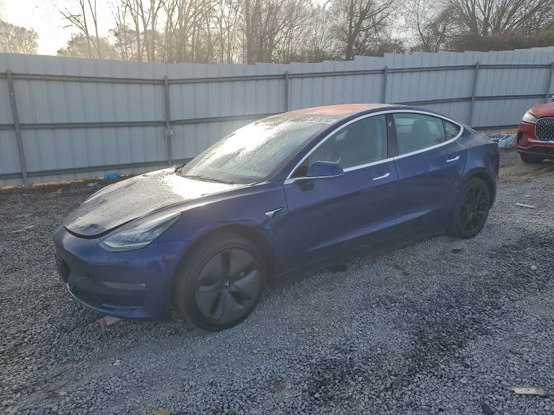 Фото 1 - TESLA MODEL 3