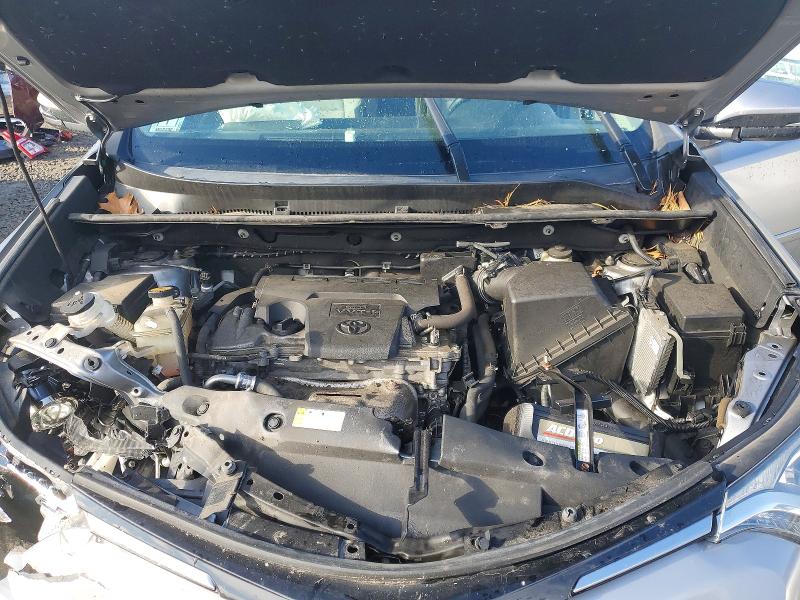 Фото 12 - TOYOTA RAV4