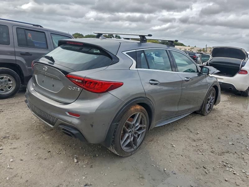 Фото 3 - INFINITI QX30