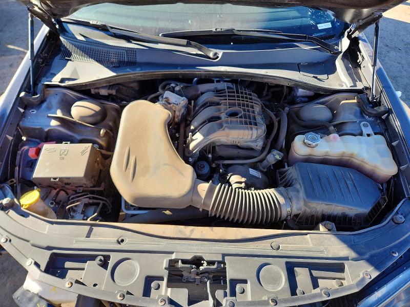 Фото 11 - CHRYSLER 300