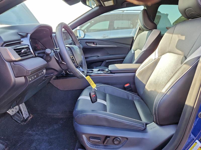 Фото 7 - TOYOTA CAMRY