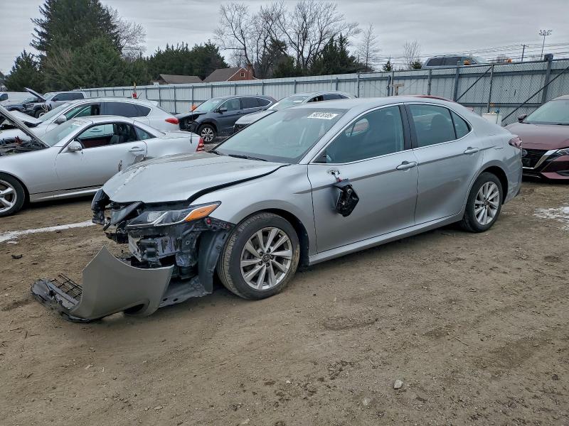Фото 1 - TOYOTA CAMRY