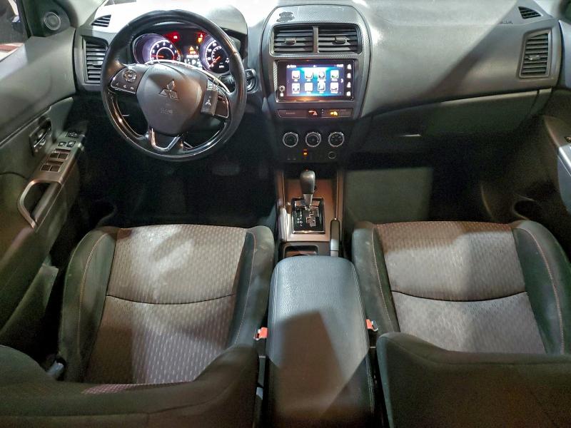 Фото 8 - MITSUBISHI OUTLANDER