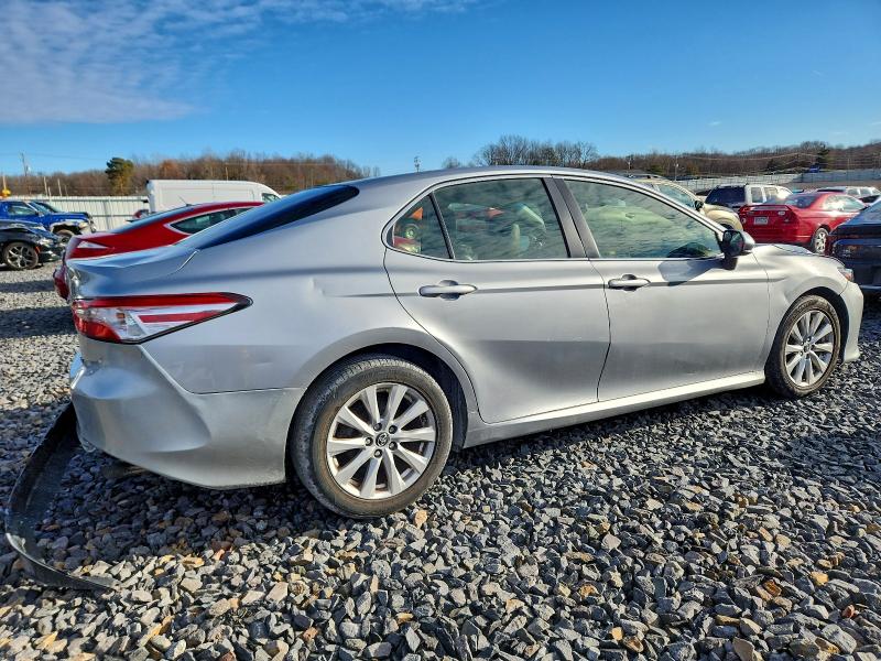 Фото 3 - TOYOTA CAMRY