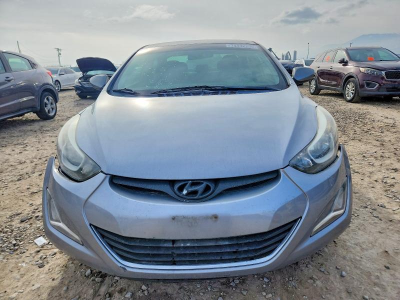 Фото 5 - HYUNDAI ELANTRA