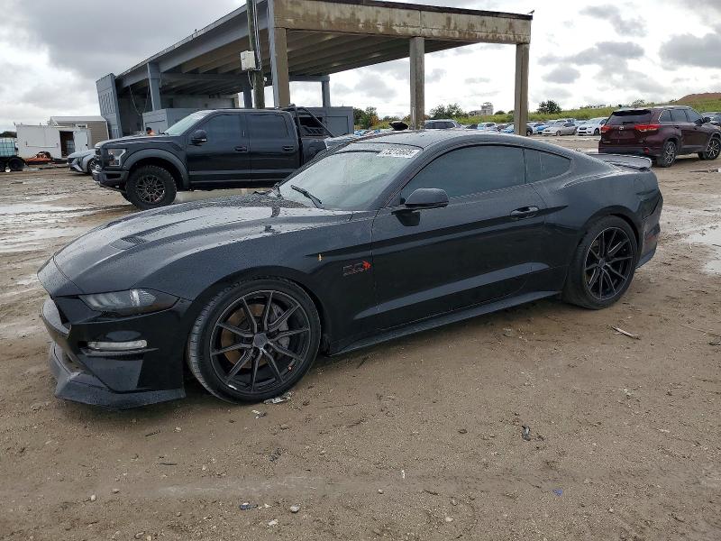 Фото 1 - FORD MUSTANG