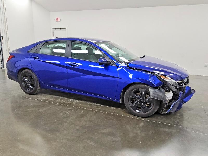 Фото 4 - HYUNDAI ELANTRA