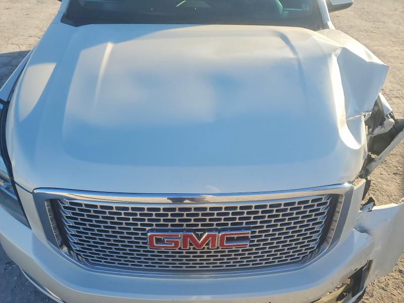 Фото 12 - GMC YUKON