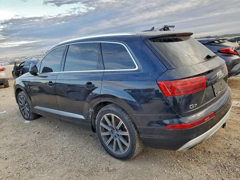 Фото 2 - AUDI Q7