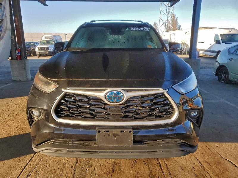 Фото 5 - TOYOTA HIGHLANDER