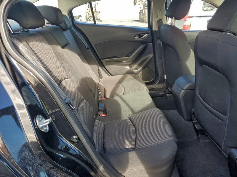 Фото 10 - MAZDA 3