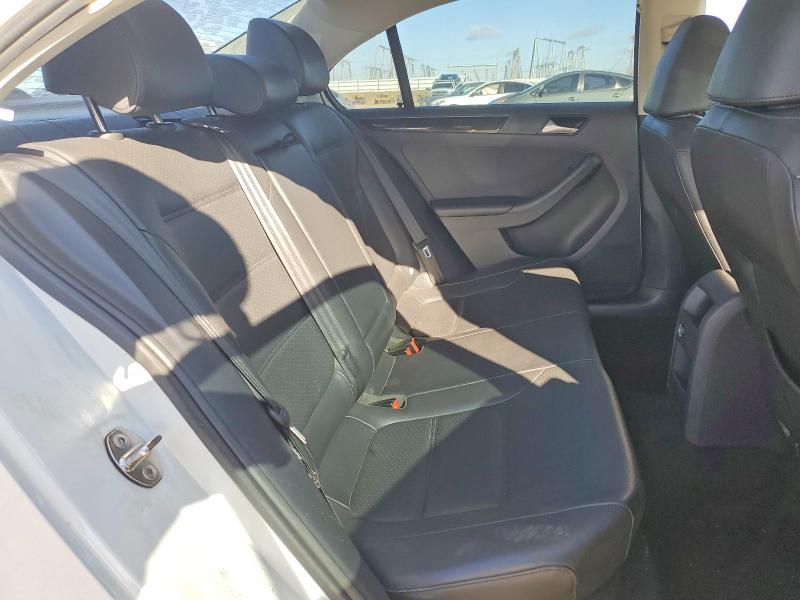 Фото 10 - VOLKSWAGEN JETTA